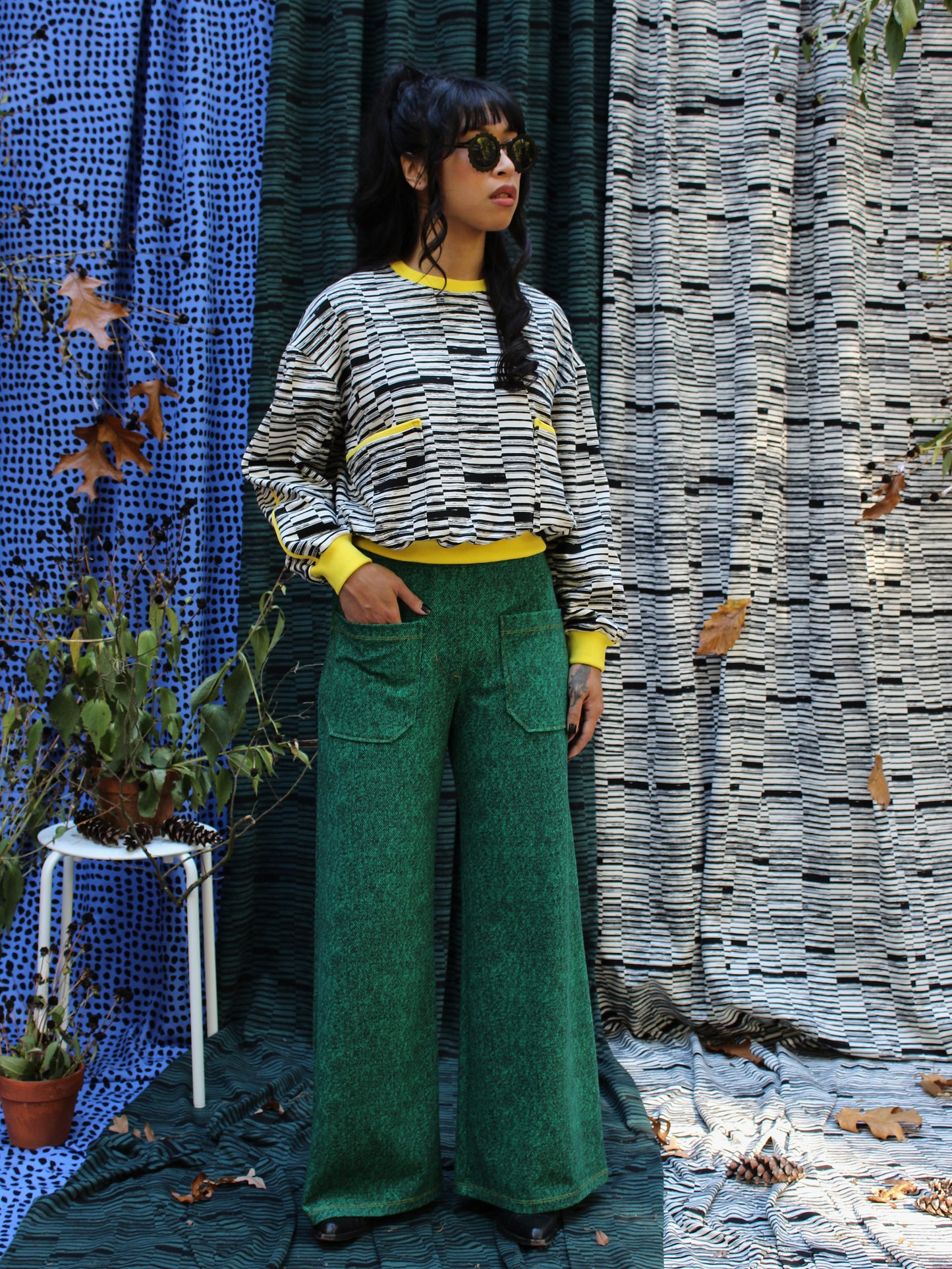 Cropped Crewneck Sweatshirt - Cream and Ink Dash