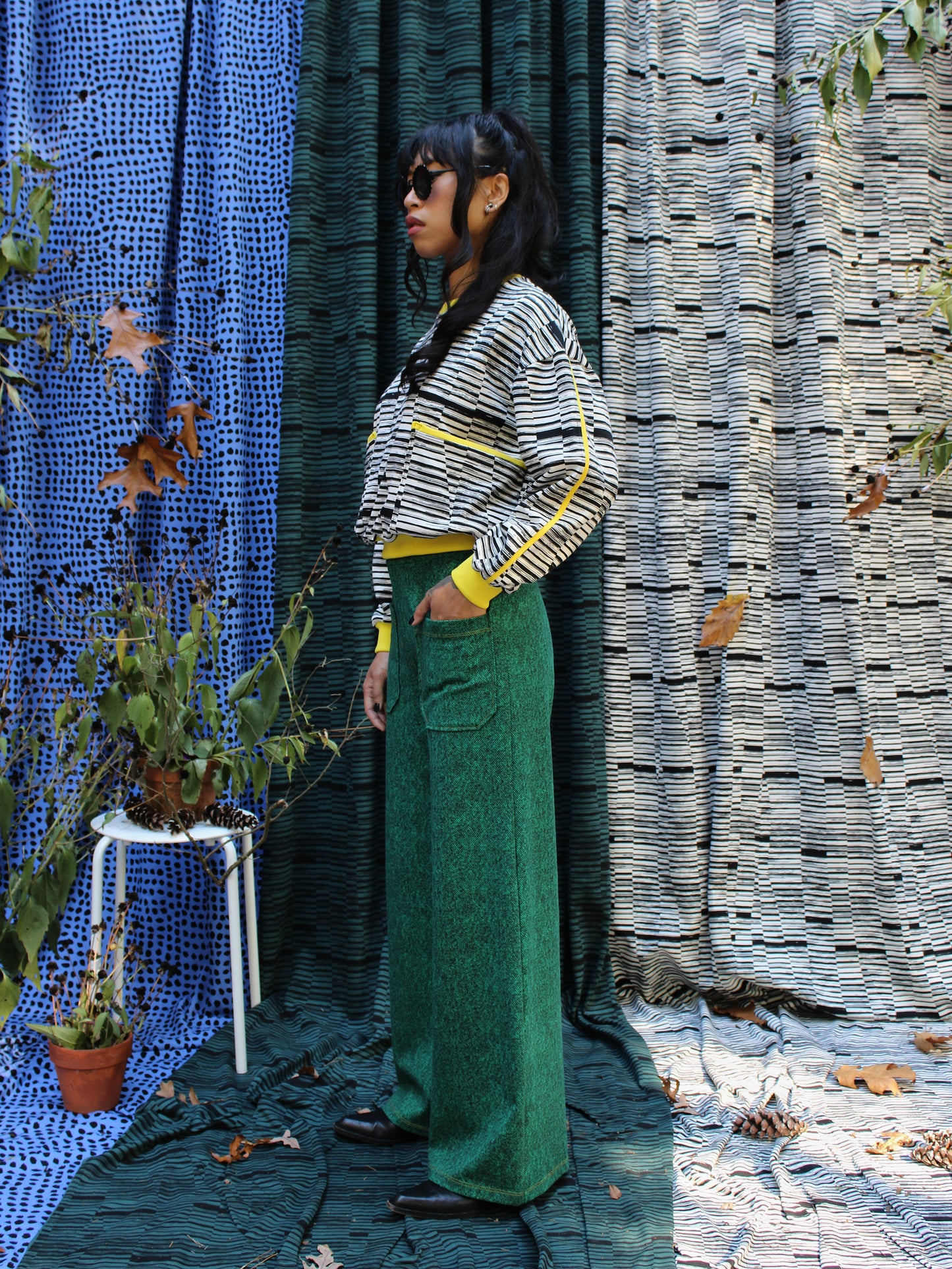 Cropped Crewneck Sweatshirt - Cream and Ink Dash