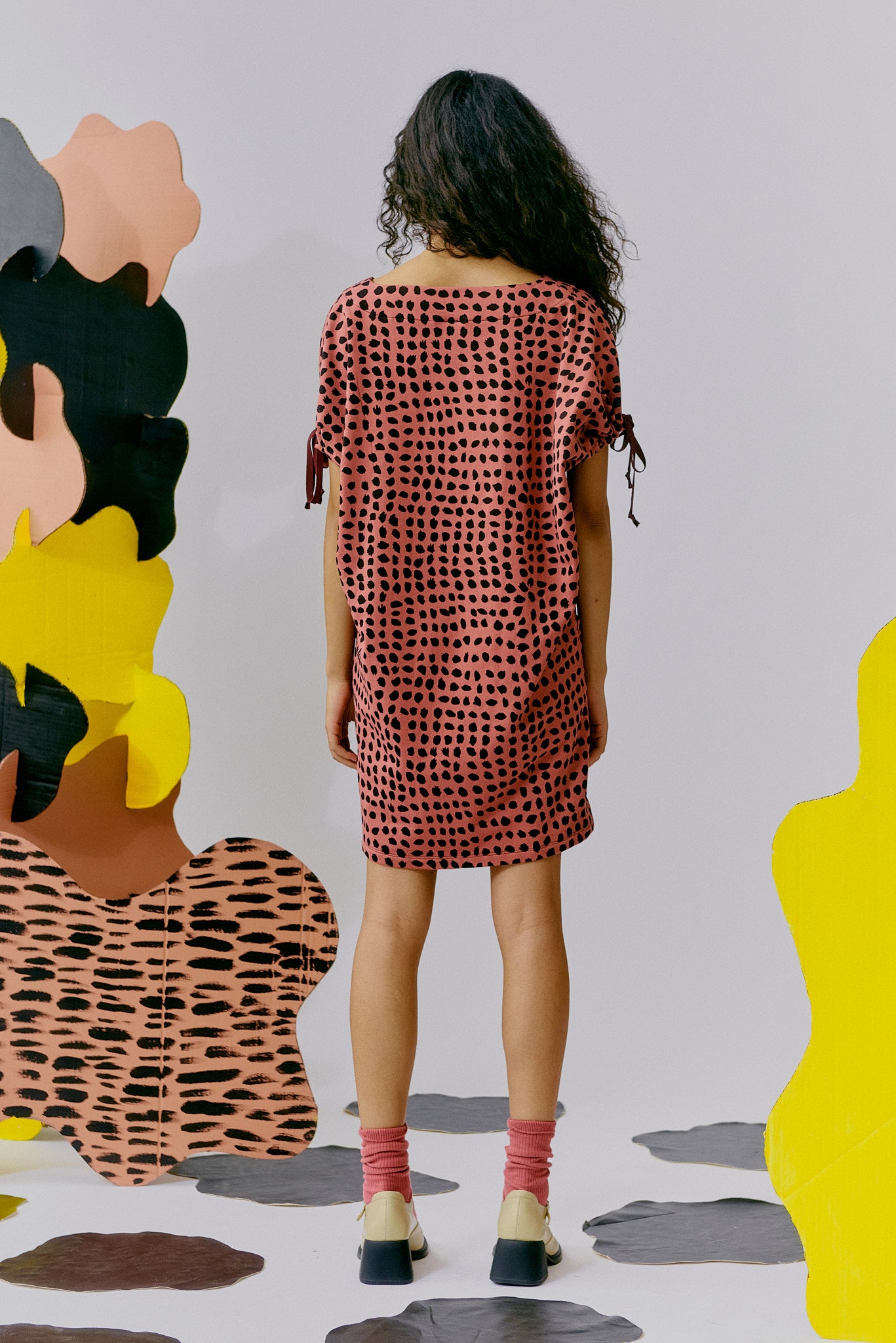 V Neck Shift Dress - Mauve Spots