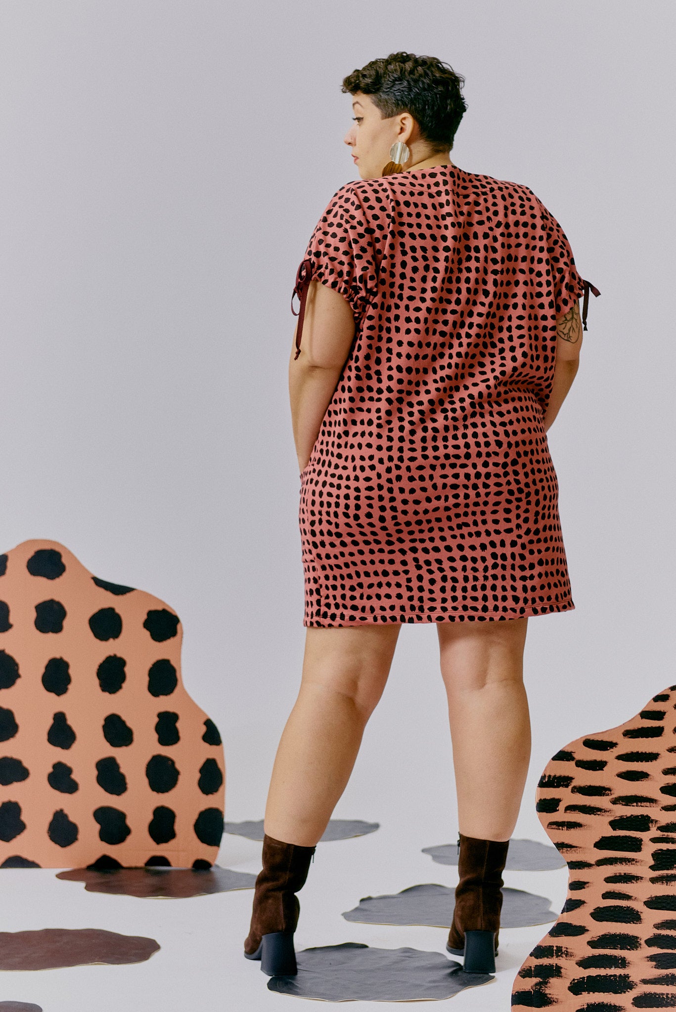 V Neck Shift Dress - Mauve Spots