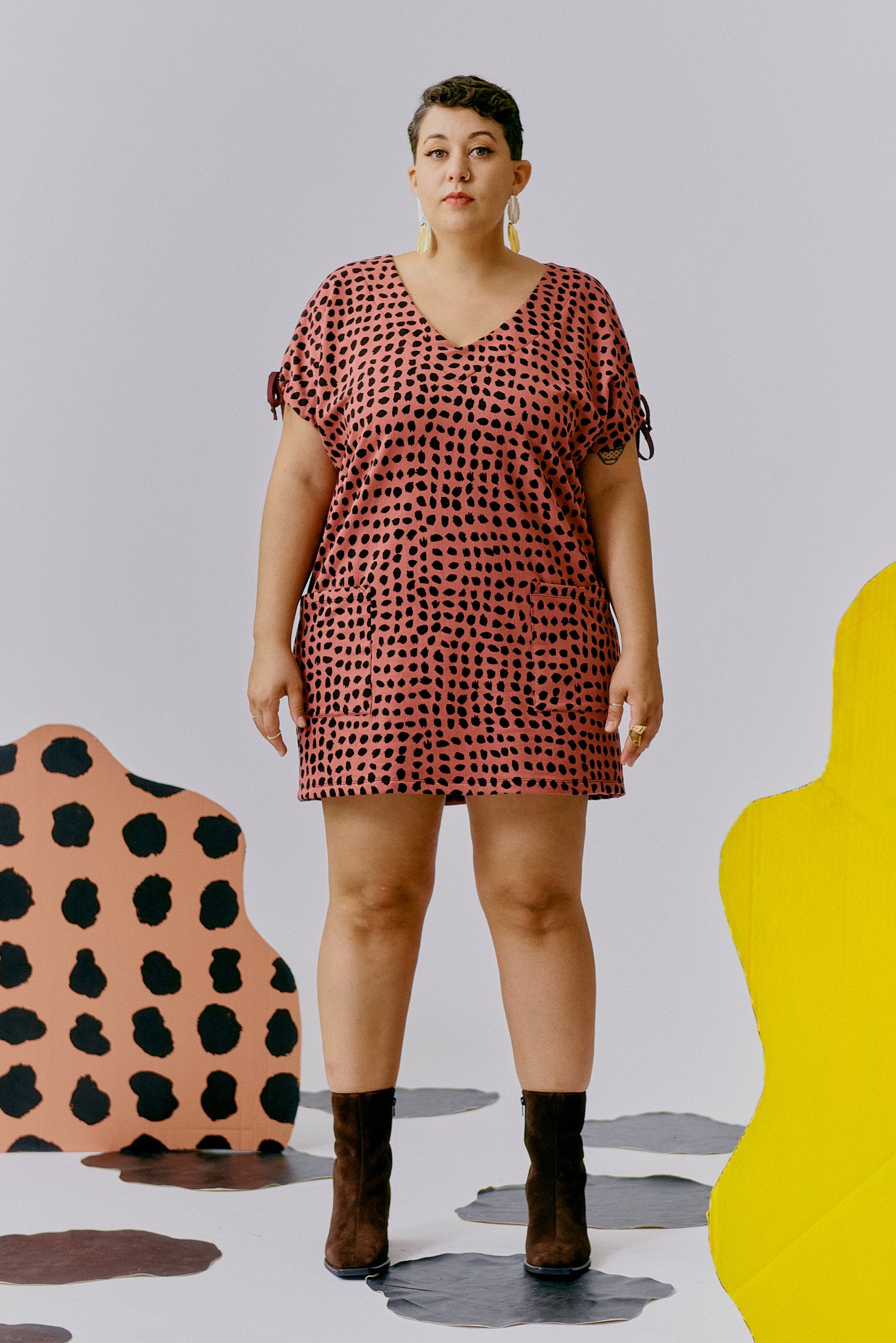 V Neck Shift Dress - Mauve Spots