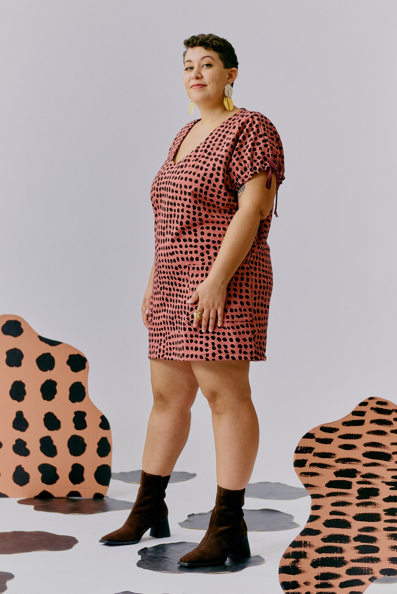 V Neck Shift Dress - Mauve Spots