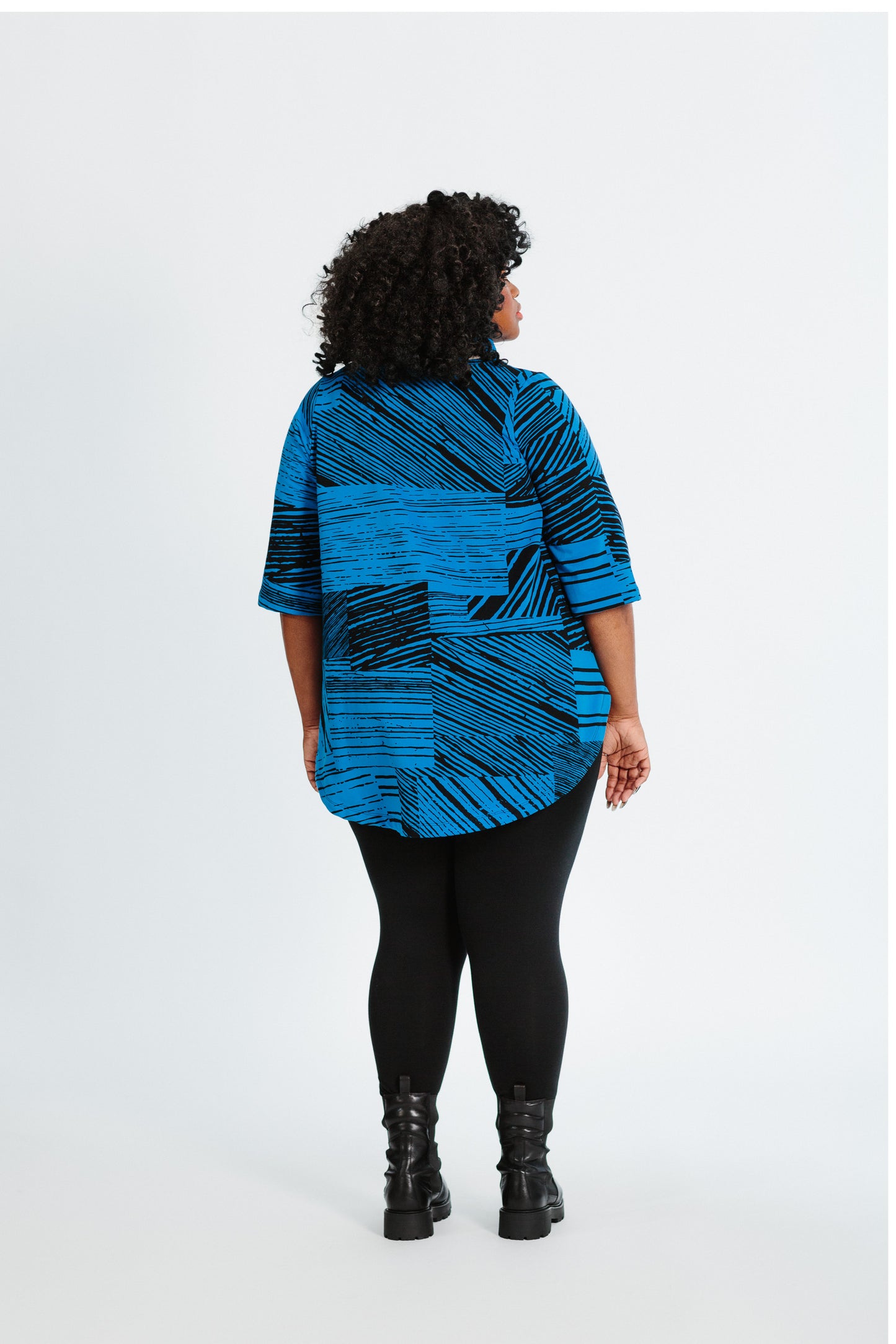 TIGRE - Criss-Cross Swing Sweatshirt