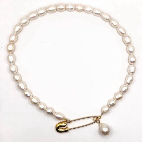 Safety Pin Pearl Collar