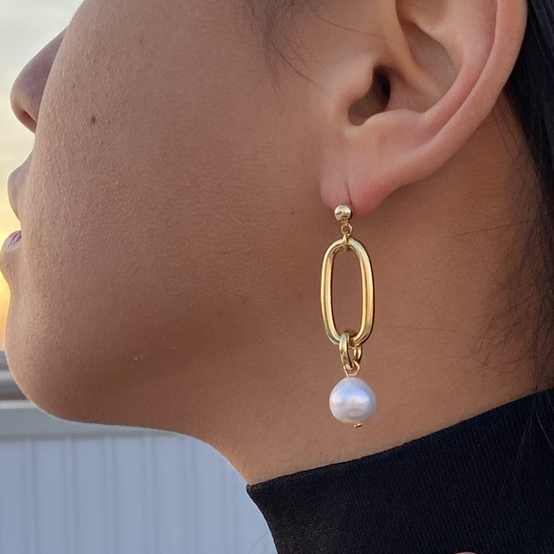 Bella Pearl Earrings- Gold